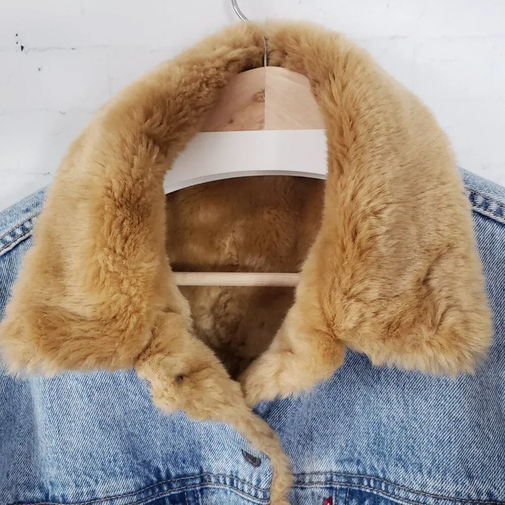 Levis Faux Fur Lined Denim Trucker Jean Jacket Size XS Oversized Anthro Blue - Picture 4 of 13